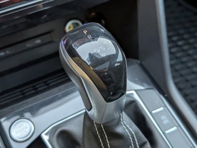 2025 Volkswagen Taos SE Black