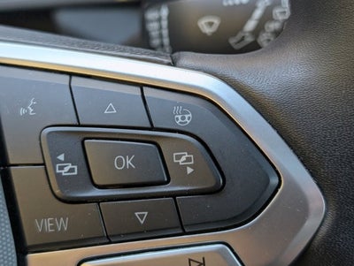 2025 Volkswagen Taos SE Black