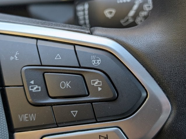 2025 Volkswagen Taos SE Black