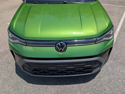 2025 Volkswagen Taos SE Black