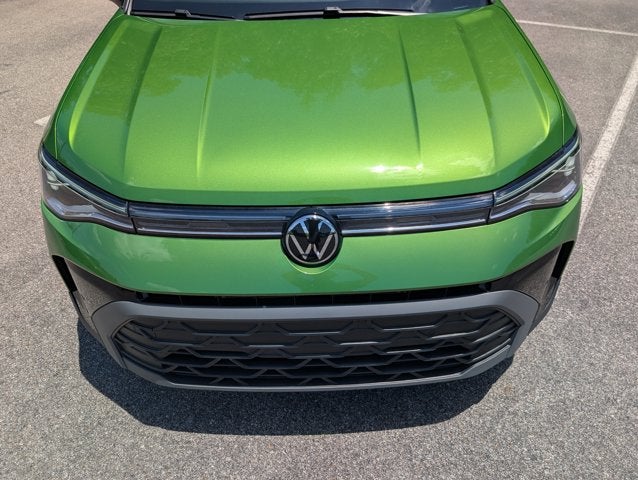 2025 Volkswagen Taos SE Black