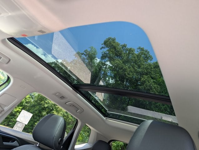 2025 Volkswagen Taos SE Black