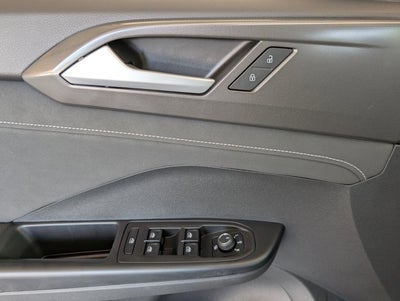 2025 Volkswagen Taos SE Black
