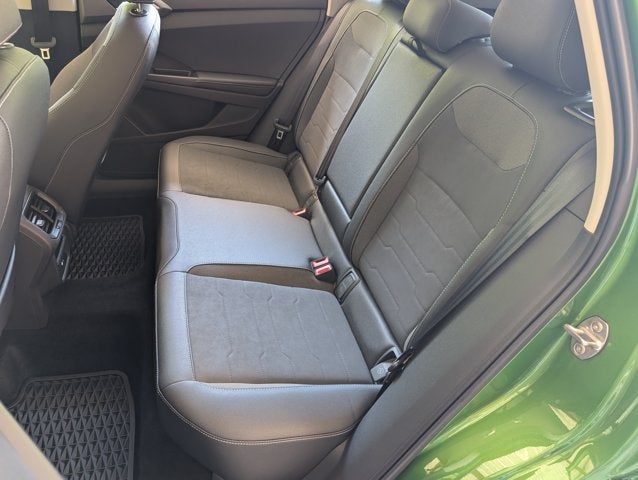 2025 Volkswagen Taos SE Black