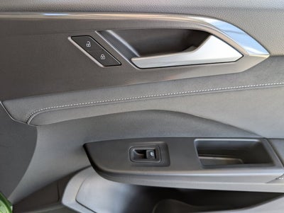 2025 Volkswagen Taos SE Black
