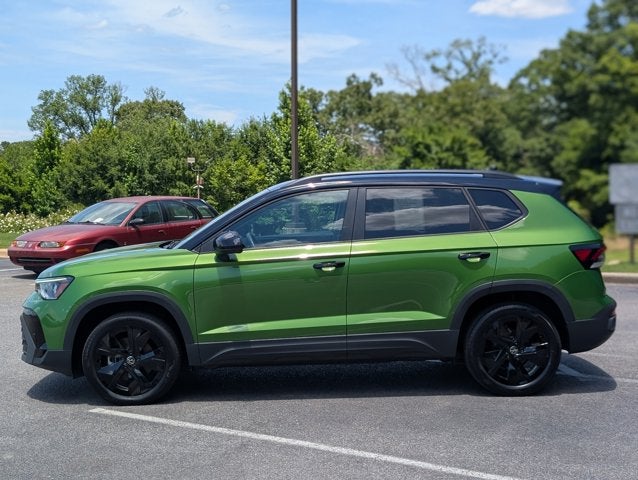 2025 Volkswagen Taos SE Black