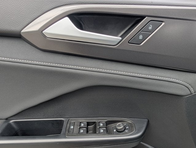 2025 Volkswagen Taos SE Black