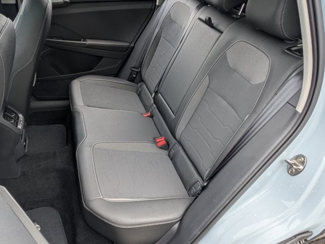 2025 Volkswagen Taos SE Black