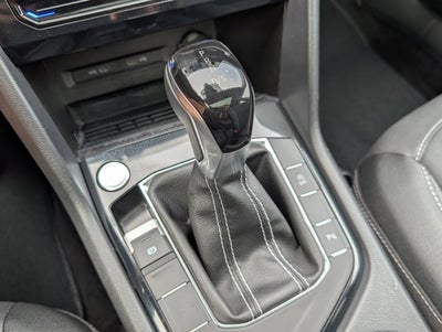 2025 Volkswagen Taos SE Black