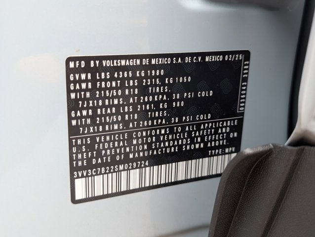 2025 Volkswagen Taos SE Black