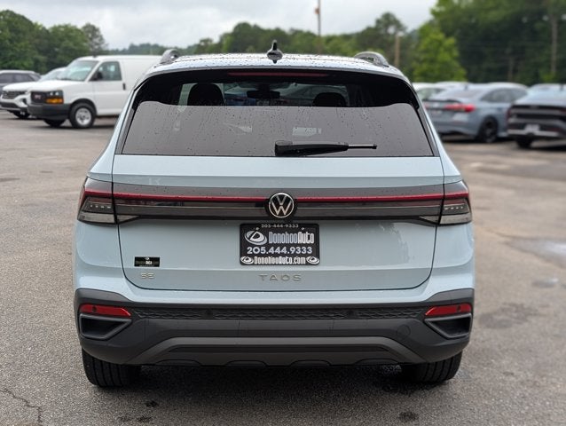 2025 Volkswagen Taos SE Black