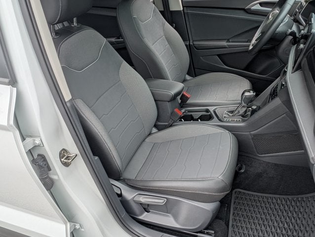 2025 Volkswagen Taos SE Black