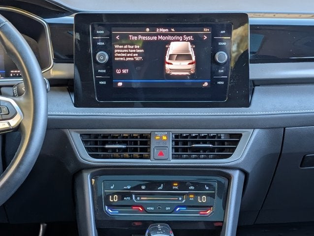 2025 Volkswagen Taos SE Black