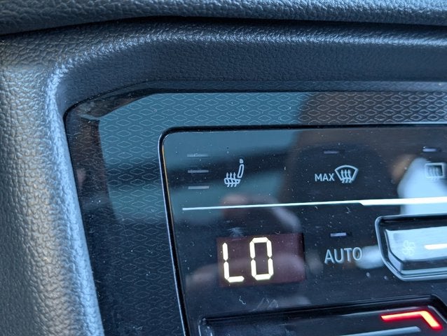 2025 Volkswagen Taos SE Black