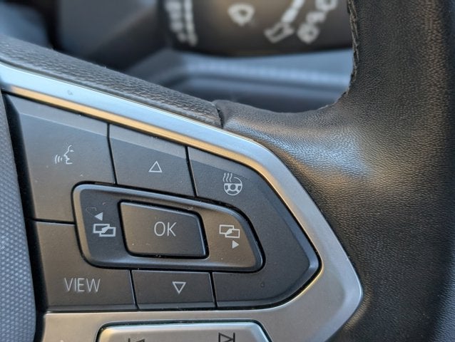 2025 Volkswagen Taos SE Black