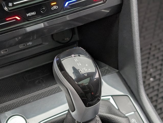 2024 Volkswagen Tiguan SEL R-Line