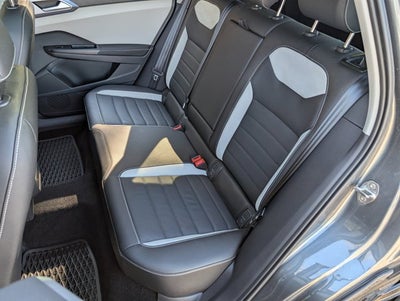 2025 Volkswagen Taos SEL