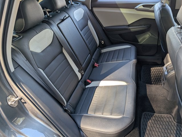 2025 Volkswagen Taos SEL