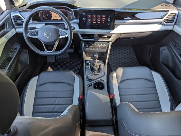 2025 Volkswagen Taos SEL