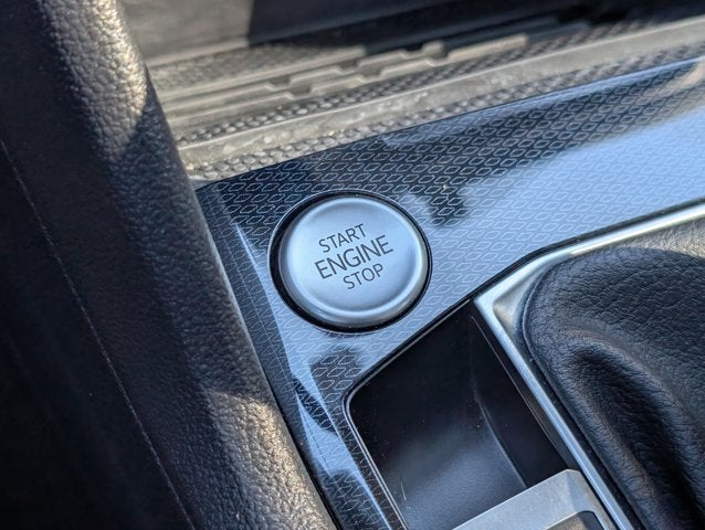 2025 Volkswagen Taos SEL