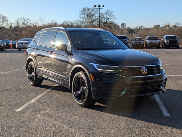 2024 Volkswagen Tiguan SE R-Line Black
