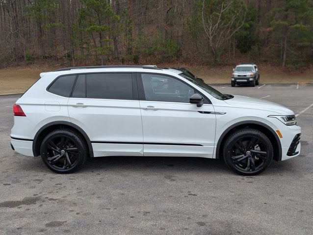 2023 Volkswagen Tiguan SE R-Line Black