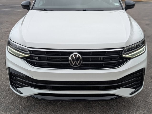 2023 Volkswagen Tiguan SE R-Line Black