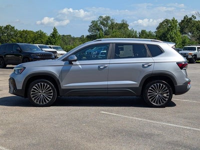 2025 Volkswagen Taos SE