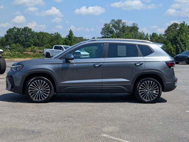 2025 Volkswagen Taos SE