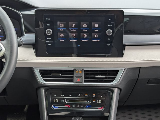 2025 Volkswagen Taos SE
