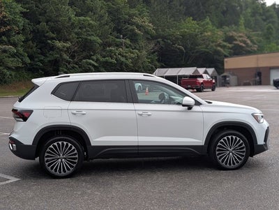 2025 Volkswagen Taos SE