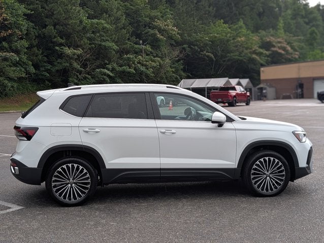 2025 Volkswagen Taos SE