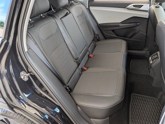 2025 Volkswagen Taos SE