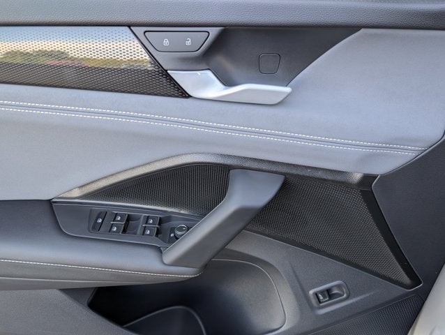 2025 Volkswagen Tiguan SE R-Line Black
