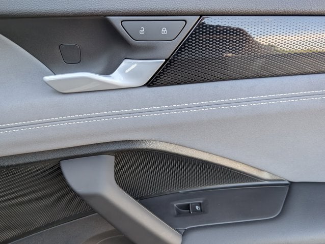 2025 Volkswagen Tiguan SE R-Line Black