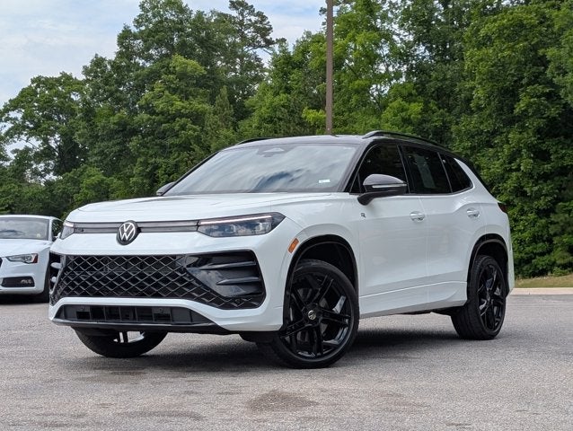 2025 Volkswagen Tiguan SE R-Line Black