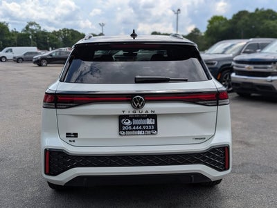 2025 Volkswagen Tiguan SE R-Line Black