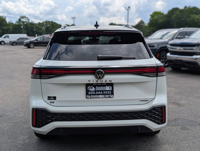 2025 Volkswagen Tiguan SE R-Line Black