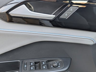 2024 Volkswagen Taos SE Black