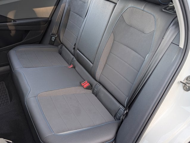 2024 Volkswagen Taos SE Black