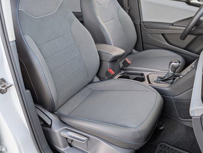 2024 Volkswagen Taos SE Black