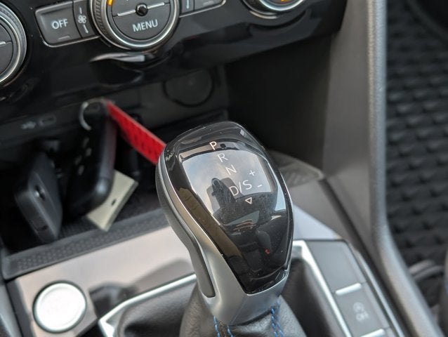 2024 Volkswagen Taos SE Black