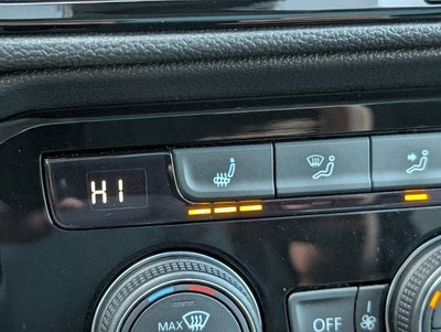 2024 Volkswagen Taos SE Black