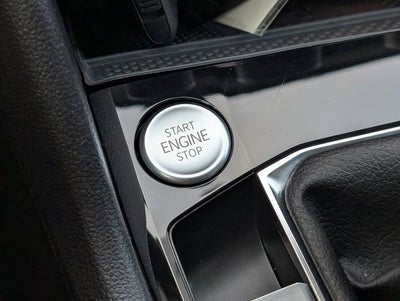 2024 Volkswagen Taos SE Black