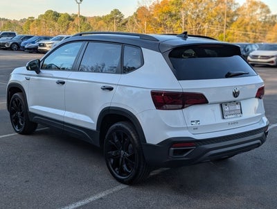 2024 Volkswagen Taos SE Black