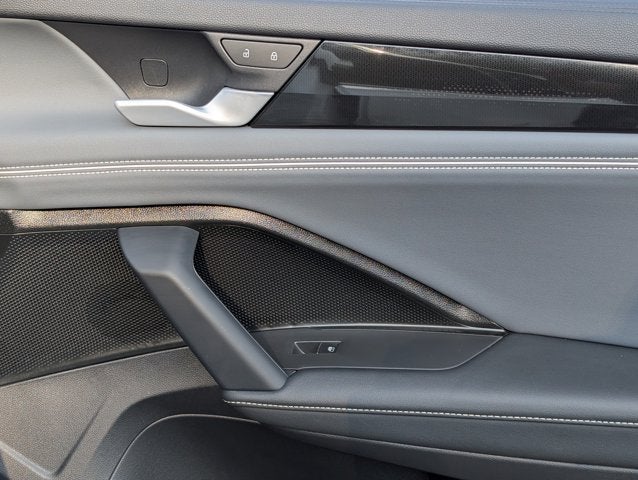 2025 Volkswagen Tiguan SEL R-Line