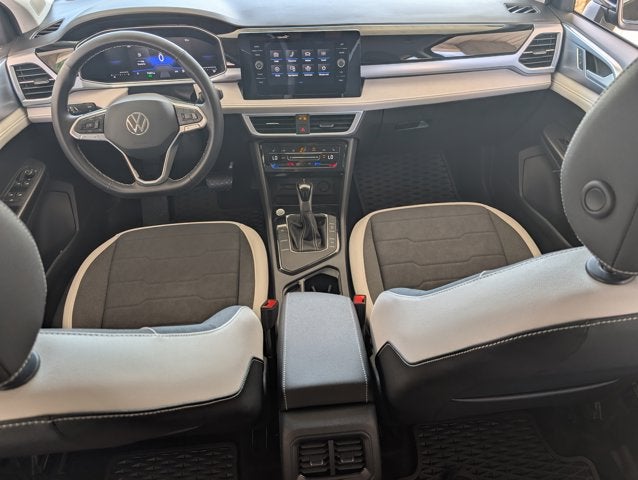 2025 Volkswagen Taos SE