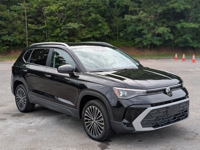2025 Volkswagen Taos SE