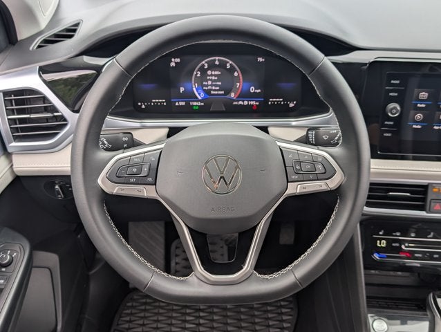 2025 Volkswagen Taos SE