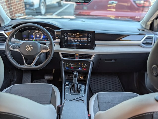 2025 Volkswagen Taos SE